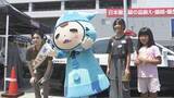 「「交通安全に気をつけて」藤岡アナウンサーとねぼビーが夏休みの子どもたちに呼びかけ」の画像1