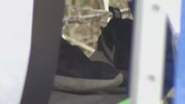 【速報】不明男児の靴か　履いていた「黒のナイキスニーカー」とよく似た靴発見　リュック発見場所から5.5キロ、学校から6キロ離れた山中　京都・南丹市