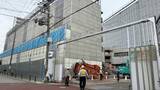 「“釜ヶ崎の象徴” 西成「あいりん総合センター」解体作業が本格的に始まる　来年3月までに工事完了へ」の画像1