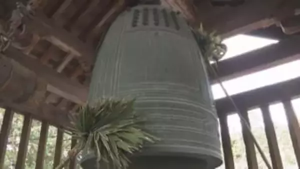 三井寺「三井の晩鐘」大晦日前にすす払い