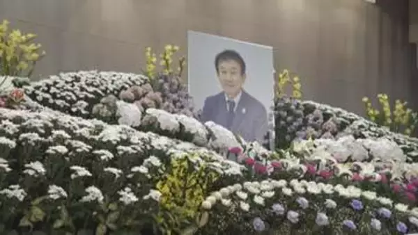 「しあわせ運べるように」歌い継ぎ未来へ　作者・臼井真さんを偲ぶ会