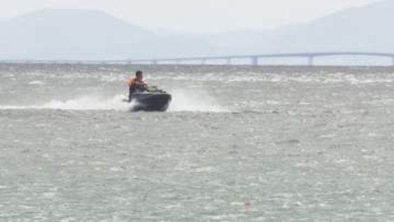 琵琶湖水上バイク事故　不明だった3人は発見　1人は約12時間後に自力で岸に漂着　一方で救助に向かった知人男性が行方不明に