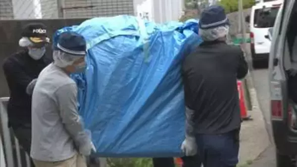 腹部で切断、上半身と下半身が別々の袋に　冷凍庫から見つかった遺体の身元判明　15年前に死亡か