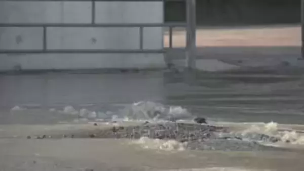 【速報】60年以上前に設置「工業用水道管」から漏水か　大阪“内環状線”で冠水・亀裂により通行規制