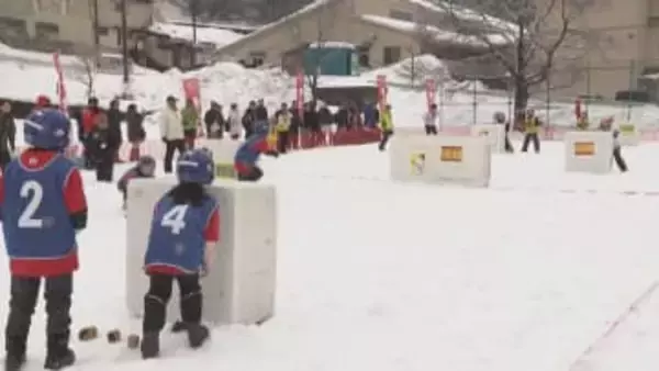 「少年時代に戻って全力で楽しめる」兵庫県雪合戦大会　雪がちらつく中　国際ルールで32チームが熱戦