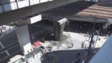 「これ何？」梅田に長さ13mの巨大管出現　新御堂筋は一部区間で通行止め続く　再開の見通し立たず