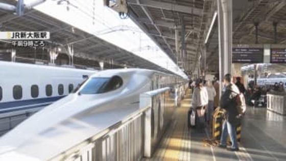 「じいじばあばに会いに行きます」年末年始の帰省ラッシュ始まる　博多方面への新幹線は午前中ほぼ満席