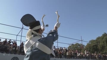 「鹿の角きり」古都・奈良の秋を彩る350年以上続く伝統行事　奈良公園の鹿苑で行われ歓声に包まれる