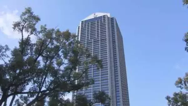 すれ違いざまに女性2人の胸を触ったか　神戸市立小学校の教諭の男(28)を逮捕　覚えていません」と容疑を否認　兵庫県警