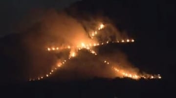 【まもなく点火】京都・五山送り火─夏の夜空に浮かぶ祈りの炎