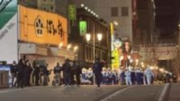 【速報】大阪・ミナミの路上で複数人刺されたか　逃げた人物の行方追う　大阪府警