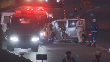【速報】西名阪道で逆走か　軽自動車同士が正面衝突　2人が死亡、1人が意識不明の重体