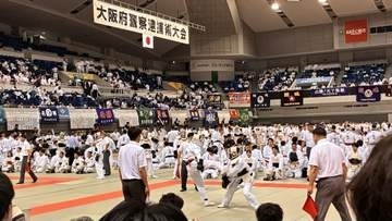 「府民の安全・安心守る」警察官1100人が“逮捕術”大会で技競う　大阪府警