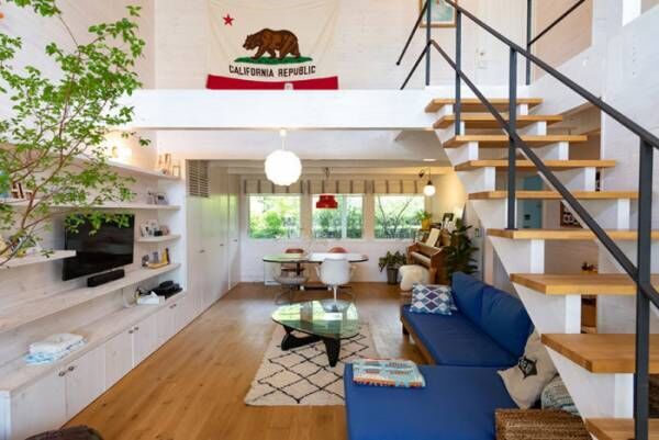 カリフォルニアスタイルの家アウトドアライフを楽しむ海沿いのサーフハウス