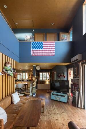 透明水彩画家のアトリエ兼住居　アメリカ好きの夫婦が目指す理想の空間