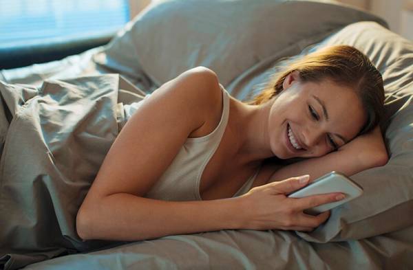 まるで一緒にいるみたい！会えないときにオススメのLINEの送り方