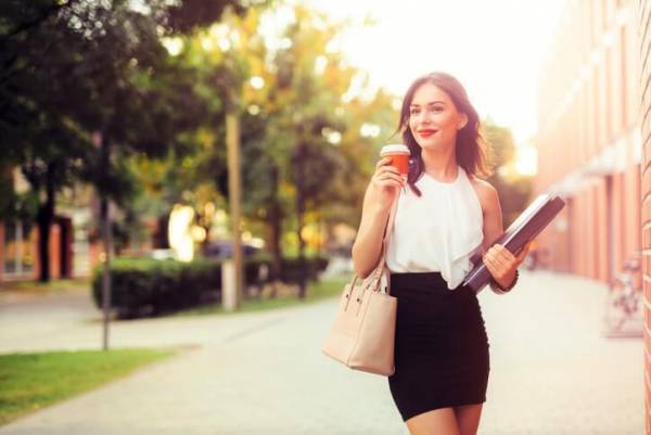 やっぱりポジティブ？男性が思わず「好きになっちゃう」女性の特徴