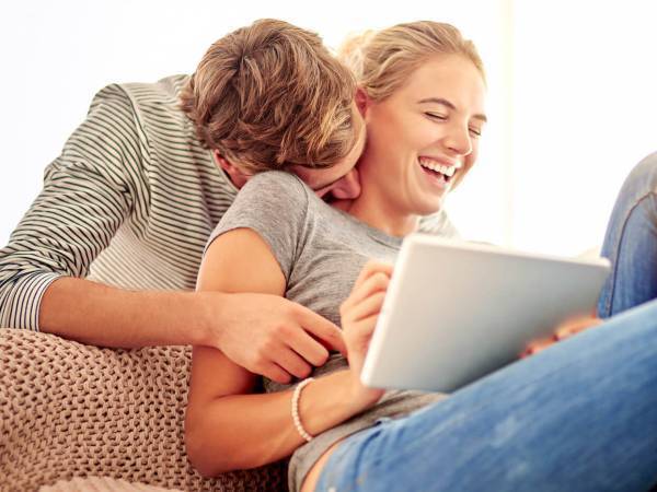 カップルの悩みを解決してくれる「アプリ・WEBサービス」3選