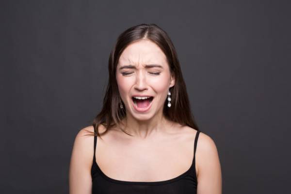 気をつけて！男性をイラっとさせる女性の話し方