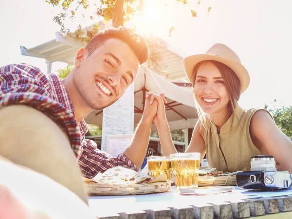 飲み会は恋の始まり？男性をドキッとさせる女子の言動4つ