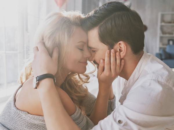 星座別・付き合ったら「彼女最優先」になる男性ランキング