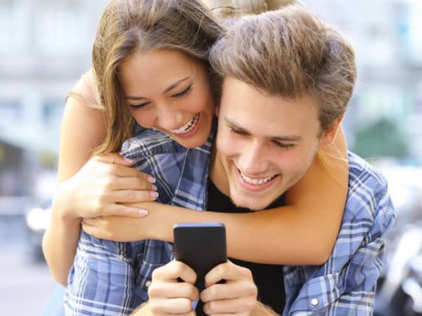 男性が「この子のおかげで頑張れる♡」と感じる女性のLINE4つ