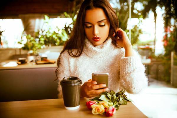 男性に脈ナシと思われるかも…！女子からの「がっかりLINE」の特徴