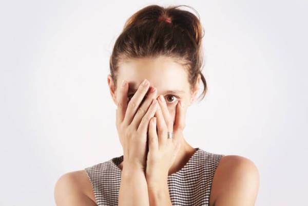 え…それ今する？男性が「イラっとした」お出かけデートのNGマナー