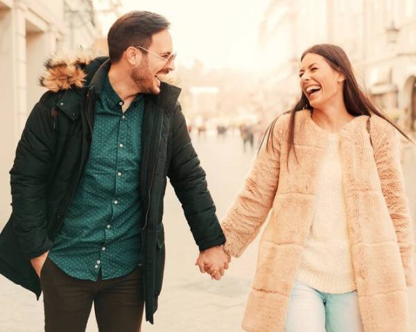 好きってこと？付き合っていないのに手を繋ぎたがる男性心理