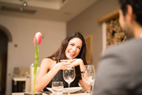 テクニックはいらない！男性を自然とドキドキさせる些細な方法