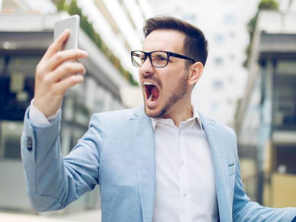 気を使って疲れる…「器が小さい男性」の特徴4つ