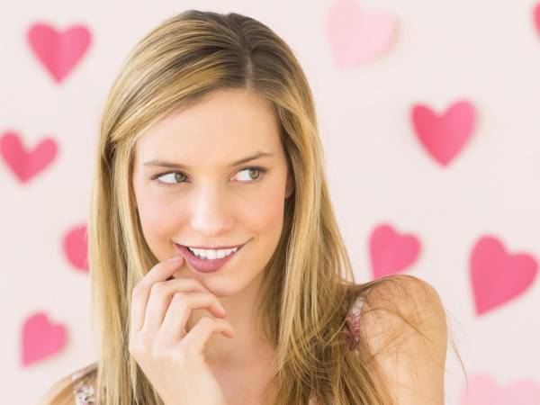 じつは脈あり？…「好きな子のまえで、素っ気ない行動を取る男性」の特徴と心理