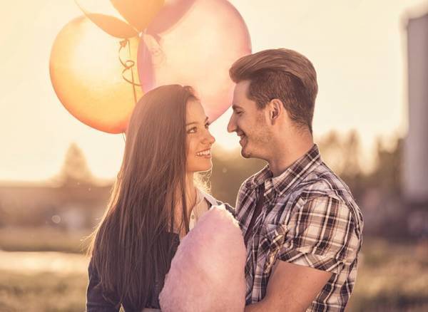 両思いのきっかけ♡…男性の声！「デートに誘いたくなる女性」はどんな人？