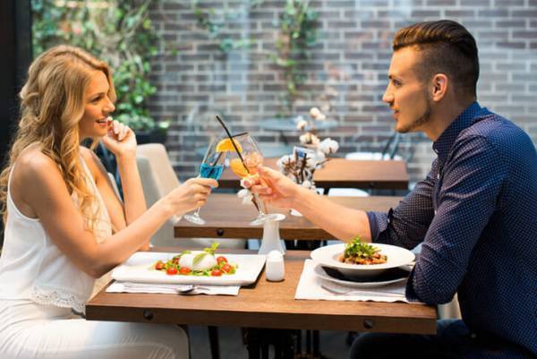 遊ばれないように！男性が「簡単に落とせる」と思う女性の特徴