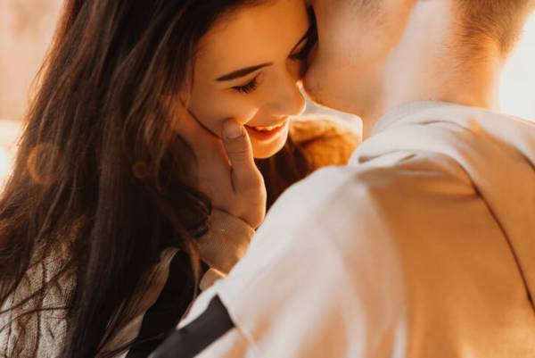 【前編】星座別に紹介・要注意！「彼が浮気したくなる」女性の特徴はコレ