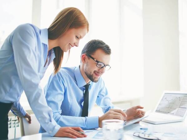 隠したいのに 社内恋愛 がバレるパターン4つ 21年6月29日 ウーマンエキサイト 1 3