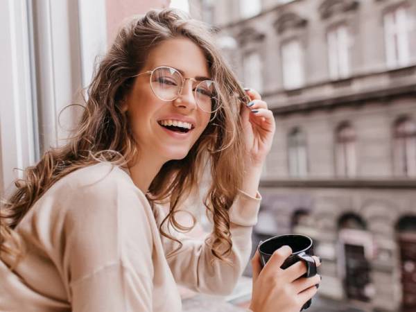 雰囲気が重要？男性が「この子ともっと話したいな」と思う女性の特徴