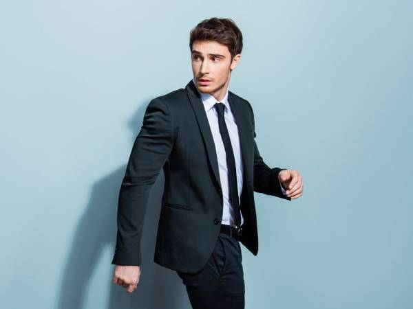 見た目じゃ分からない？「恋愛下手な男性」の特徴