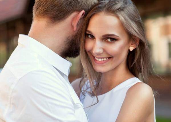 会うたびに彼が夢中に！男性を飽きさせない女性の3つの魅力とは