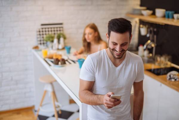 家でだらだらなのに…？じつは結婚相手に向いている男性の特徴