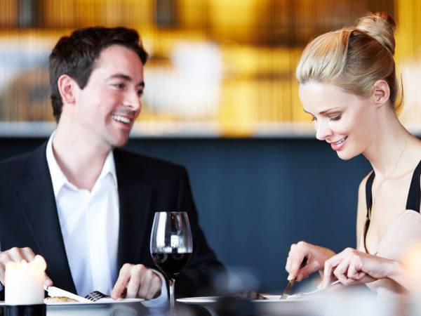 好かれる女性は「聞き上手」！男性と楽しく話せる会話術とは