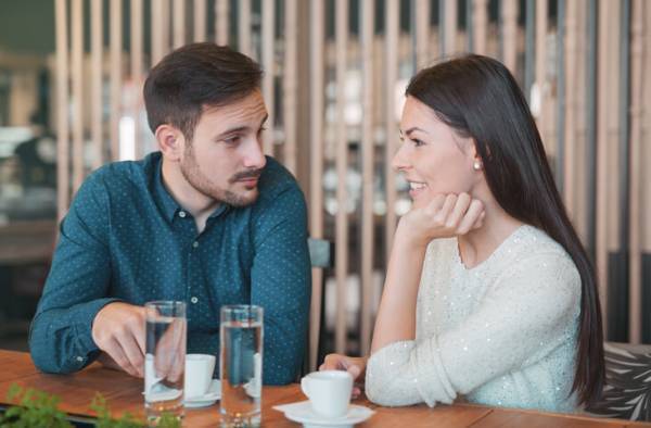 男性に聞いた！女性とのデートで「つまらない…」と感じているときに出すサイン