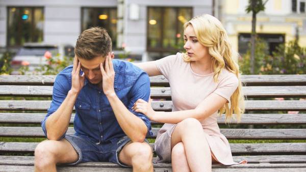 付き合わないほうがいいかも！「器の小さい男性」の特徴4つ