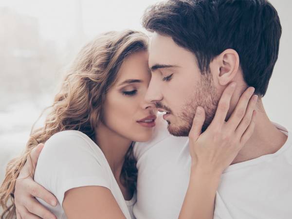 大好きな彼をトリコにする♡「キス」テクニック4選