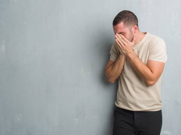 男性が「彼女と距離を置きたいな」と感じる瞬間3つ