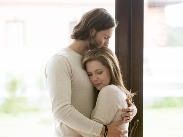 後悔しても遅いけど…。独身女性が「不倫して目が覚めたこと」3つ