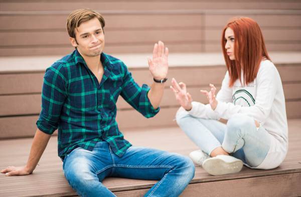 残念すぎる…デートで男性に「つまらない」と思われるNG言動5選