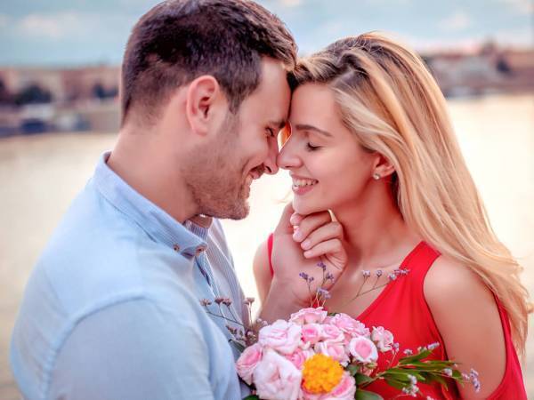 マジで付き合いたい！男性が「本命認定する」女性の言動