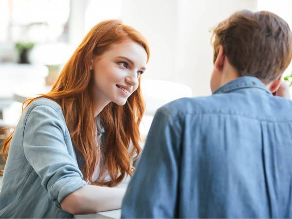 デートに誘われやすくなる？男性が思わず声をかけたくなる女性とは