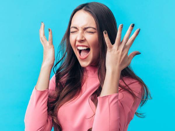 僕らもお手上げ…はじめはモテるのに、最終的に逃げられがちな女性って？